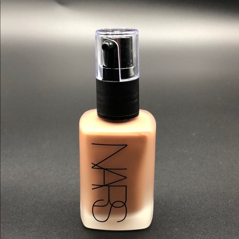 Nars sheer matte foundation Dark 4